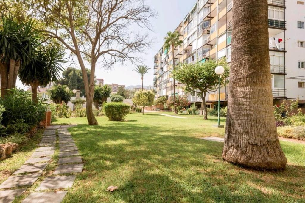 Beautiful Sea Views Cozy Apartment 350 M From Beach Беналмадена Екстериор снимка