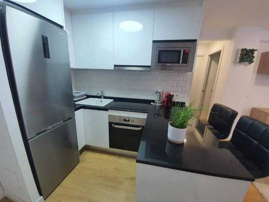 Beautiful Sea Views Cozy Apartment 350 M From Beach Беналмадена Екстериор снимка