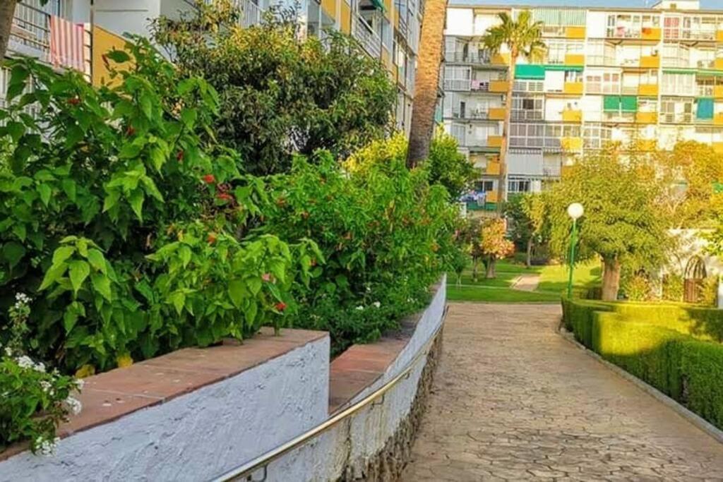 Beautiful Sea Views Cozy Apartment 350 M From Beach Беналмадена Екстериор снимка