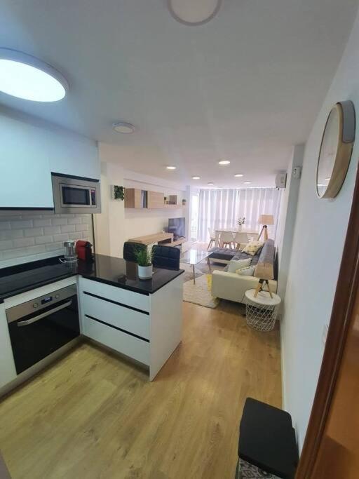 Beautiful Sea Views Cozy Apartment 350 M From Beach Беналмадена Екстериор снимка
