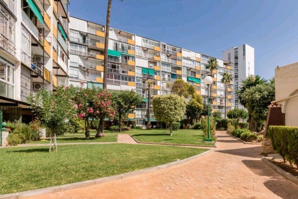 Beautiful Sea Views Cozy Apartment 350 M From Beach Беналмадена Екстериор снимка