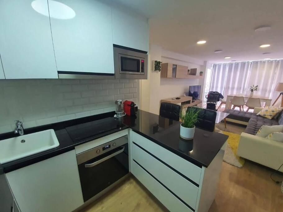 Beautiful Sea Views Cozy Apartment 350 M From Beach Беналмадена Екстериор снимка